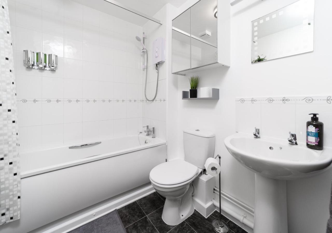 Charming 2Br Ground Floor Flat In Sholing, 11 Mins From City Centre - Recently Set Up With Love Southampton Extérieur photo