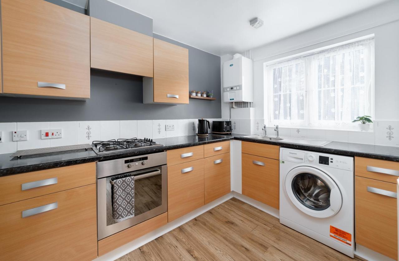 Charming 2Br Ground Floor Flat In Sholing, 11 Mins From City Centre - Recently Set Up With Love Southampton Extérieur photo