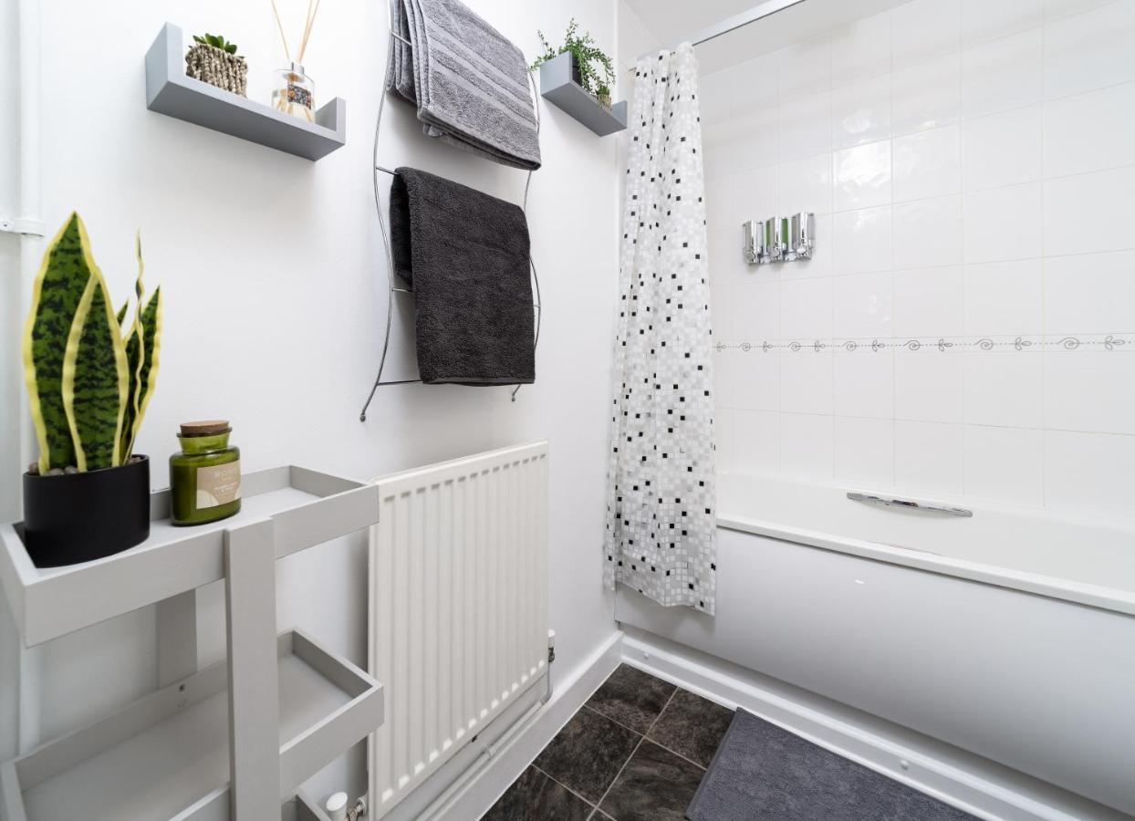 Charming 2Br Ground Floor Flat In Sholing, 11 Mins From City Centre - Recently Set Up With Love Southampton Extérieur photo