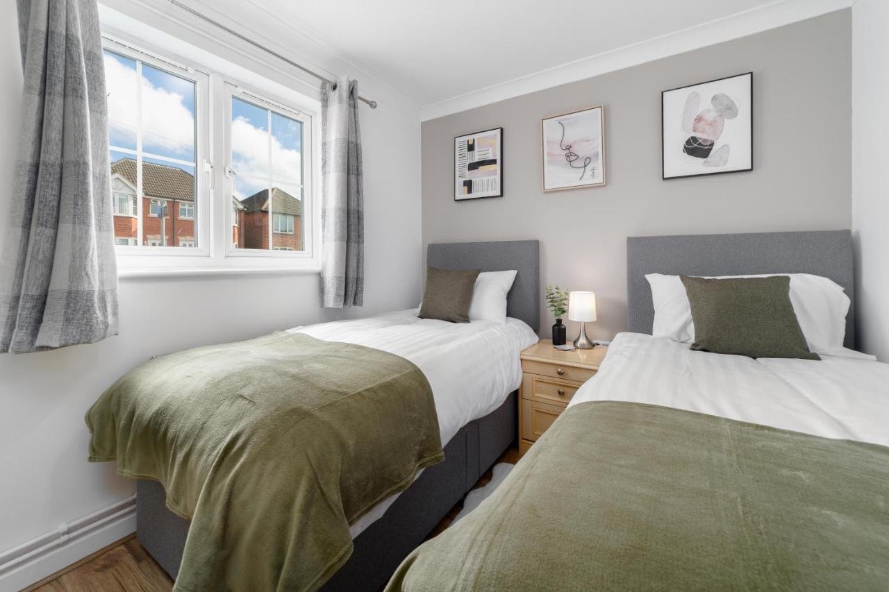 Charming 2Br Ground Floor Flat In Sholing, 11 Mins From City Centre - Recently Set Up With Love Southampton Extérieur photo